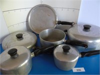 WearEver Aluminum Set of pots