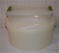 (K1) Pair of Plastic Storage Containers