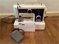 Necchi 3205A Sewing Machine, works