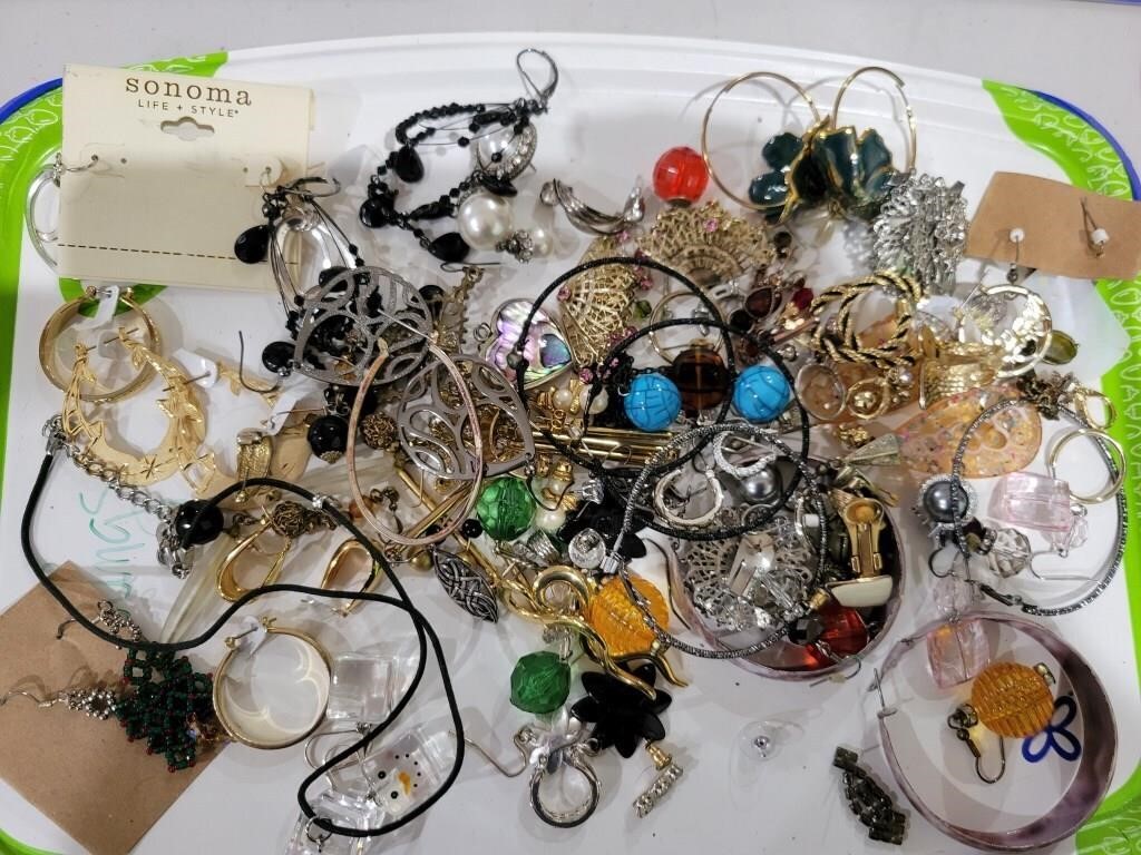 Lot of Earrings