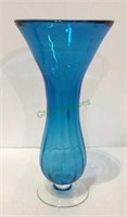 Beautiful pedestal out turn lip vase measuring