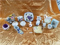 Large lot of assorted ceramic collectibles (17)