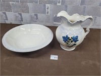 Water basin and pitcher set