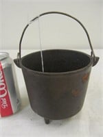 B70, Antique iron bucket, small, w. handle
