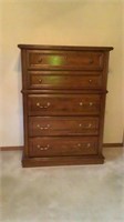 Broyhill 5 drawer chest 38”x 18” x 52”H