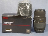 Sigma - 70-300mm f/4-5.6 Macro Super Lens