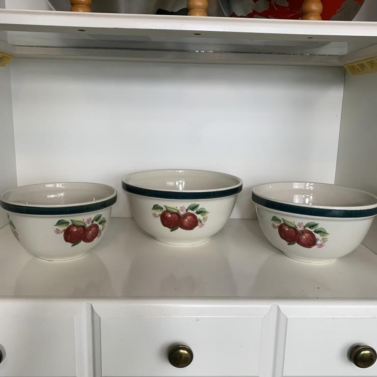 Set of 3 China Pearl Apples Casuals mixing bowls