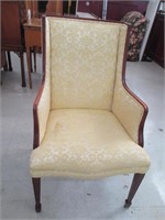 VINTAGE ARM CHAIR