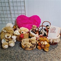 Stuffed Animals, Baskets