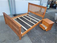 High Quality Full Size Bed Frame with Side Dresser