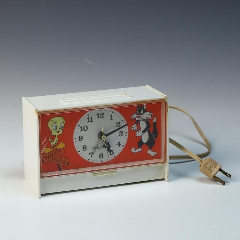 Vintage Seth Thomas electric alarm clock