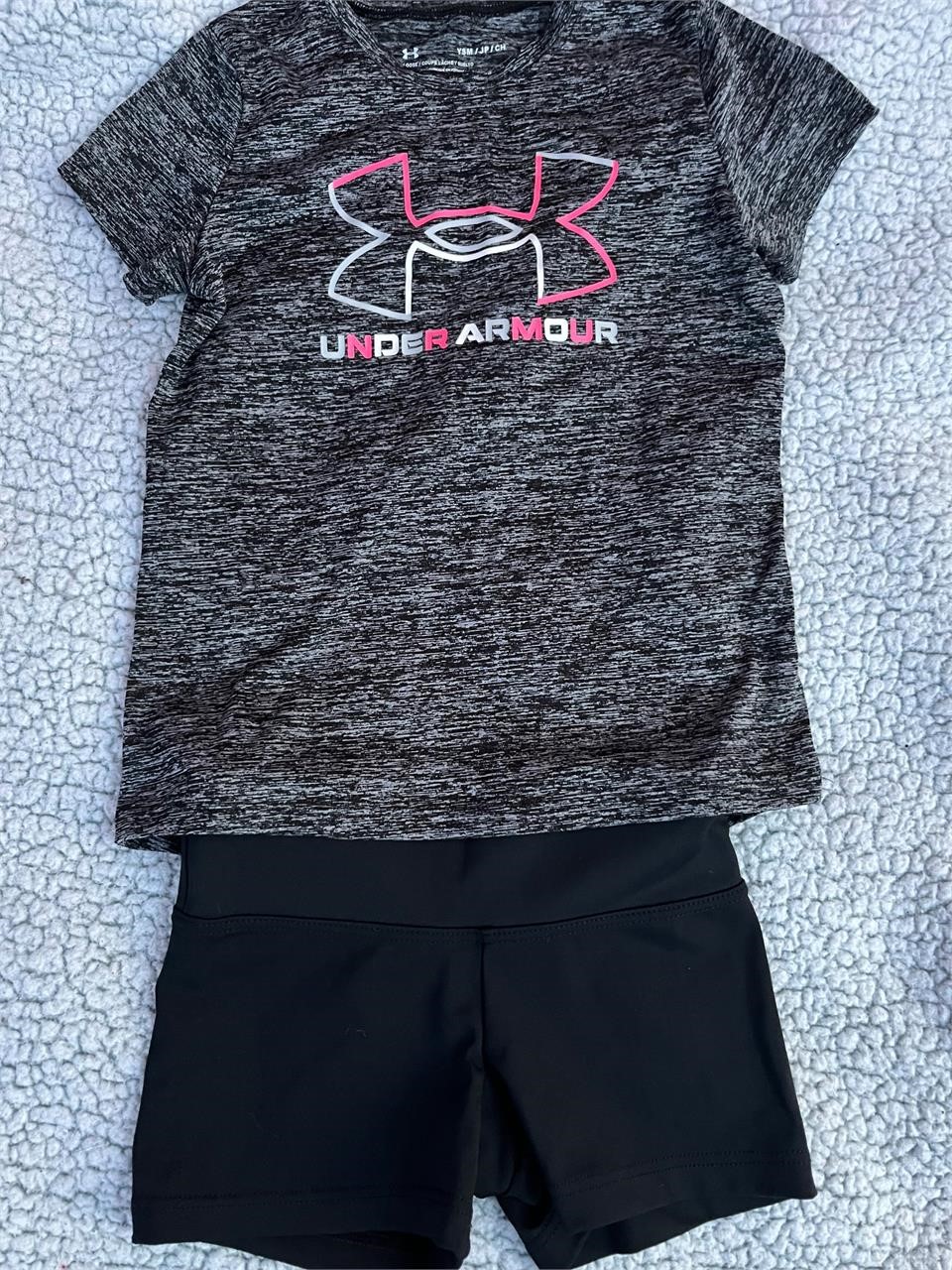 Youth Small Under Armour Shirt w/black shorts