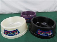 PET BOWLS SET OF 3 ASSORTED COLORS