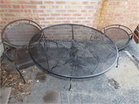 Metal patio table & 2 chairs.