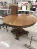 45" round antique pedestal table, w/2-9" leafs