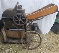 John Deere Vintage Corn Sheller