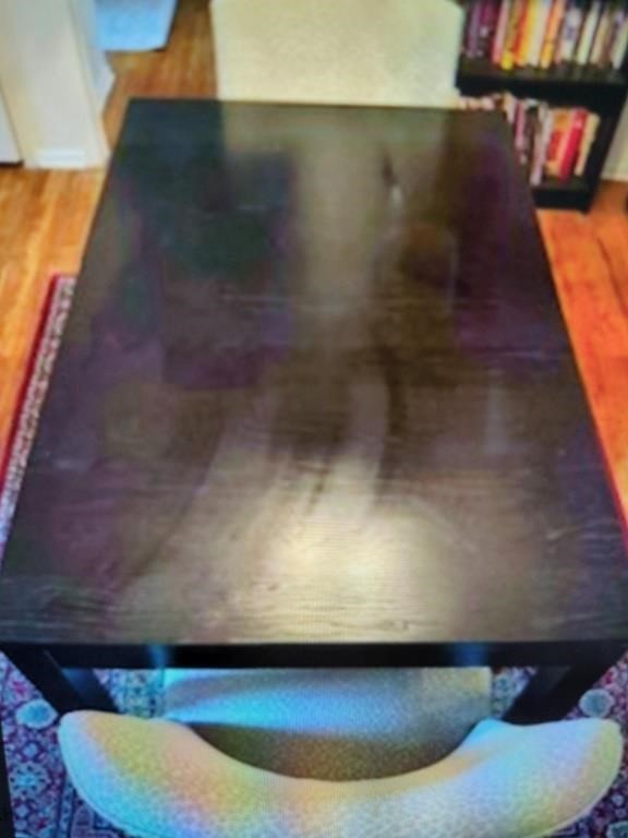 DINING TABLE WITH TWO DETACHABLE LEAVES