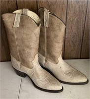 pr. of men's leather cowboy boots