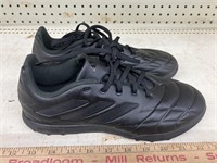 Adidas sports shoe size 9