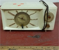 Vintage Westinghouse Table Radio