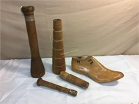 Wooden shoe form and wooden spools