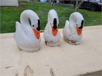 3 swans statues concrete 8inch tall