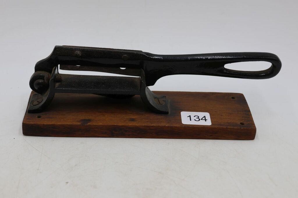 TOBACCO CUTTER