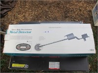 METAL DETECTOR  RADIO SHACK, 3 MODE IN BOX  - USED