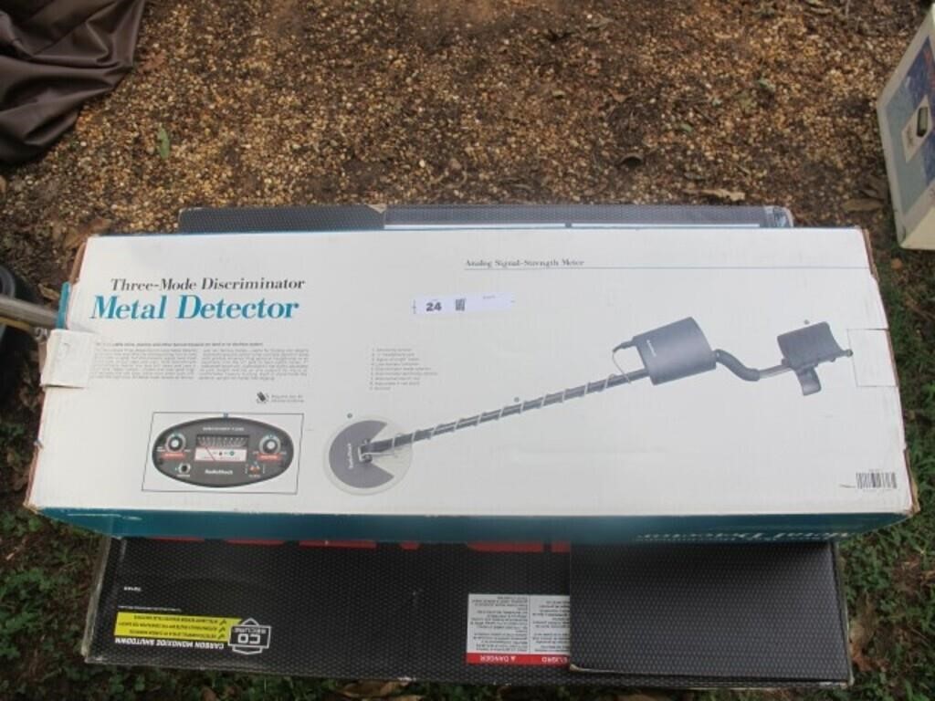 METAL DETECTOR  RADIO SHACK, 3 MODE IN BOX  - USED