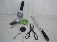 4 count new assorted Kitchen Gadgets