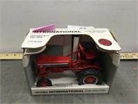 Ertl International Cub 1976-1979, 1/16