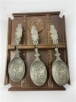 Embossed Spoon Set w Wall Hanging Holder