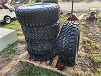 (5) jeep Rims and Tires