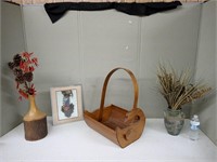 VASES,FAKE WEEDS,TURKEY PICTURE & WOODEN BASKET