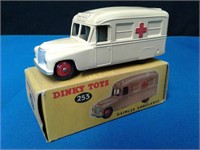 DINKY TOYS - "Daimler Ambulance" #253 MIB