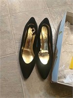 Five ladies 6.5 shoes