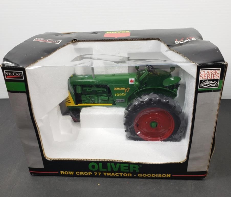 VINTAGE OLIVER TRACTOR MODEL