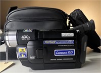 JVC GR AXM 230 VHS-C Movie Camera Kit & Bag
