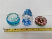 Beautiful Vintage Paper Weights Lot