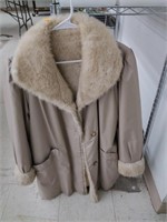 Reversible Fur Coat - Beige - Unknown Size