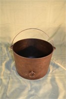 Wagner 8 cast iron pot with bail handle and ring