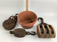 Wood pulley (3), clay pot