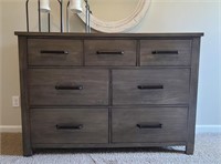 DRESSER