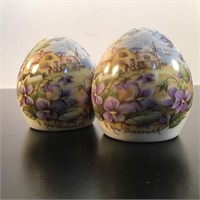 EGG SALT & PEPPER SHAKERS