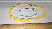 Pretty necklace and bracelet yellow White/blue