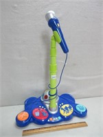 CHILD'S MICROPHONE MUSIC SET