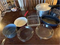 LOT OF COOKING PANS, ROASTER, SMALL GLASS PANS,