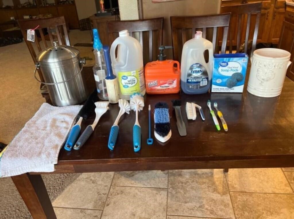 LOT OF CLEANING SUPPLIES AND PARTIALLY USED