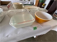 2 Pyrex and 3 Vtg Refrigerator Dishes
