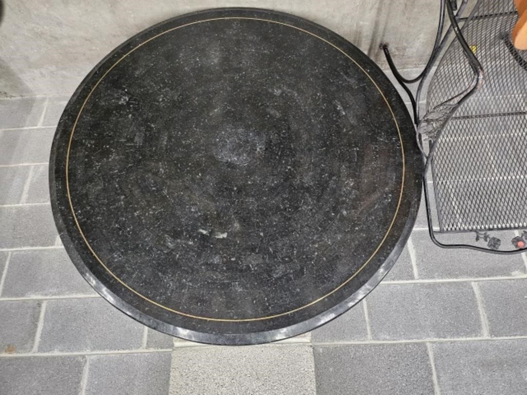 4 foot round decorative table